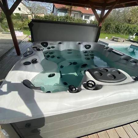 Bed & Breakfast 2 Dans Avec Et Piscine