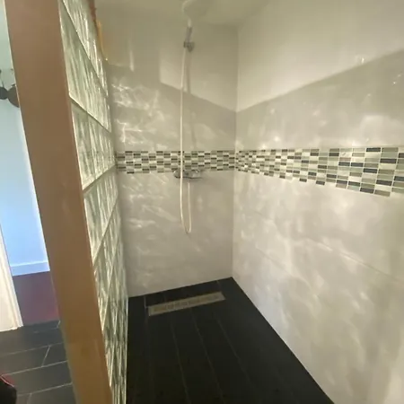 2 Dans Avec Et Piscine