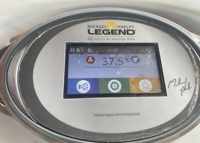 2 Dans Avec Et Piscine